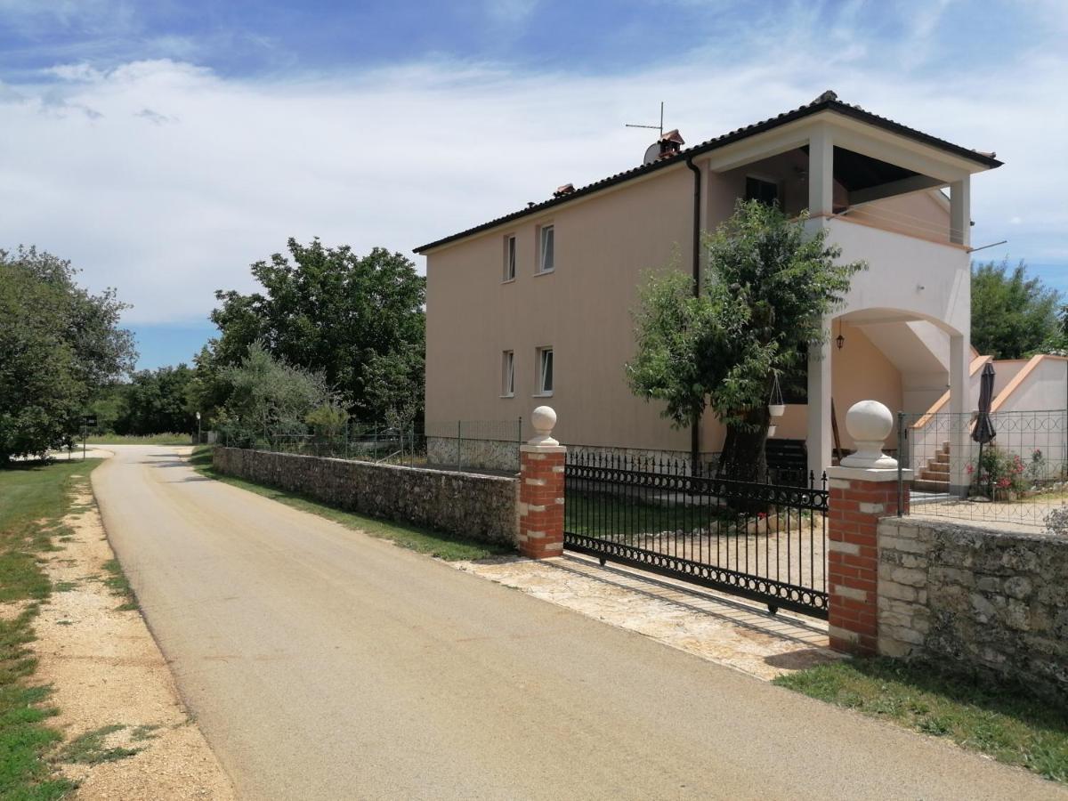 House Mario Near Rovinj Apartment Kanfanar Bagian luar foto